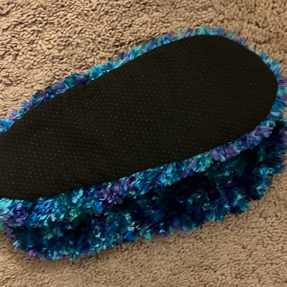 Fuzzy Slippers - Picture 2 of 3